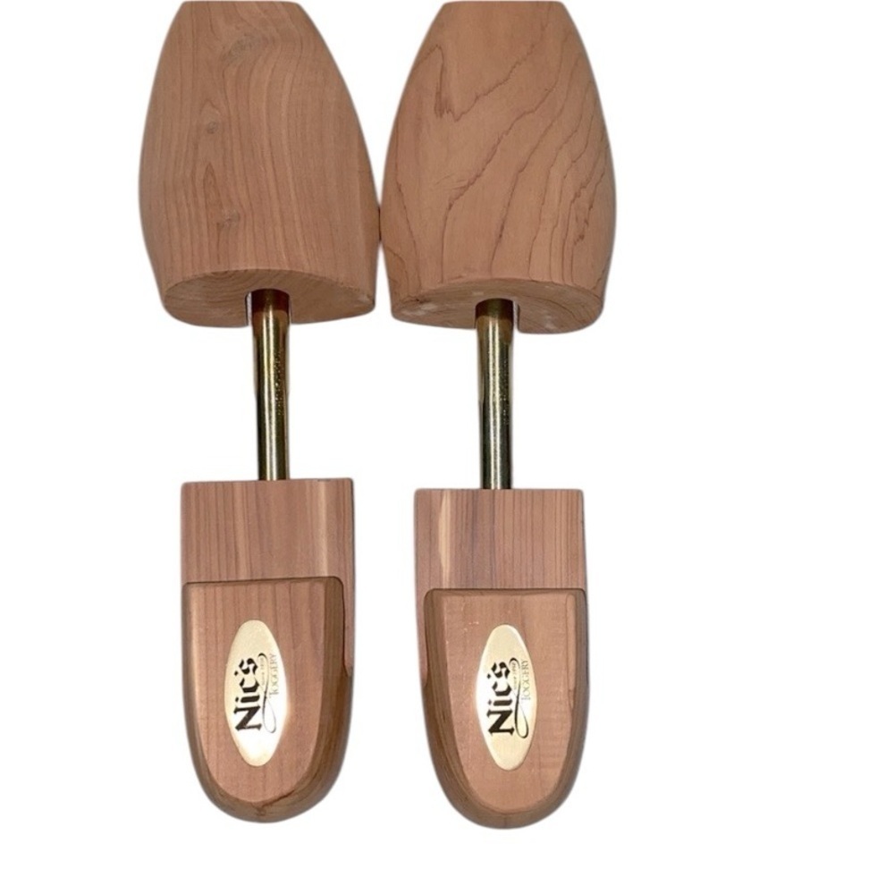 Wooden shoe trees